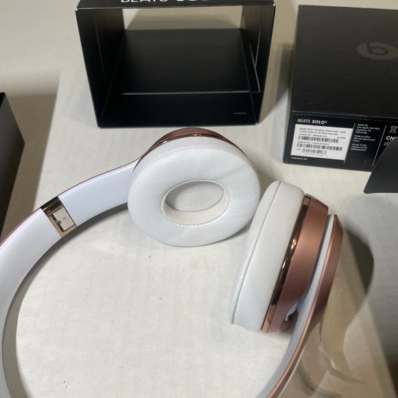 Beats by Dr. Dre Beats in Rose Gold NEW never used - Picture 8 of 10